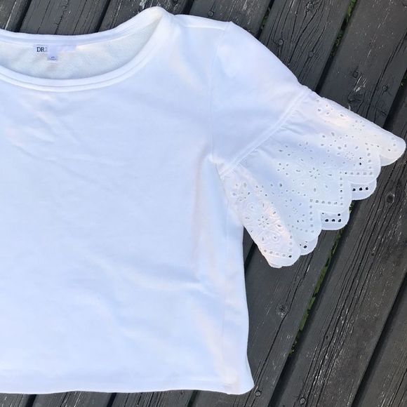 DR2 DANIEL RAINN Eyelet Bell Sleeve Sweatshirt - Picture 4 of 8